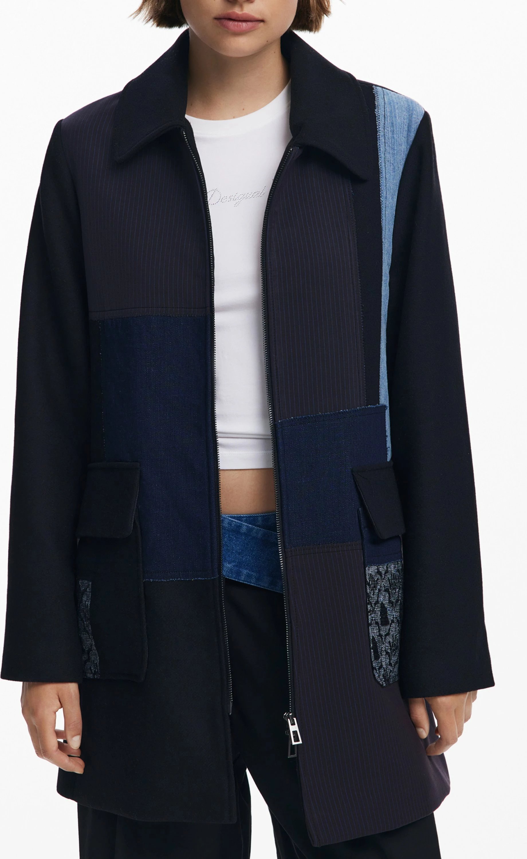 Jakne Desigual femra, e zezë