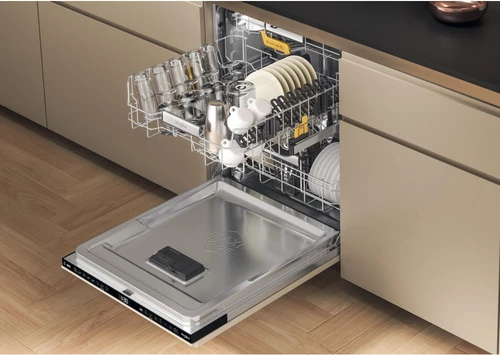 Enëlarëse plotësisht e integruar Whirlpool W8I HF58 TU, 14 vende, 60 cm, e zezë