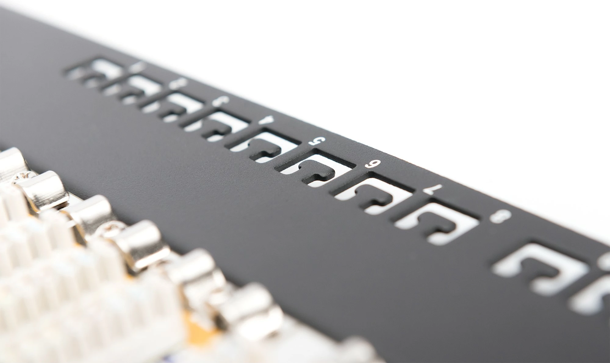 Patchpanel Digitus 16-portë Cat6, 1U, i zi