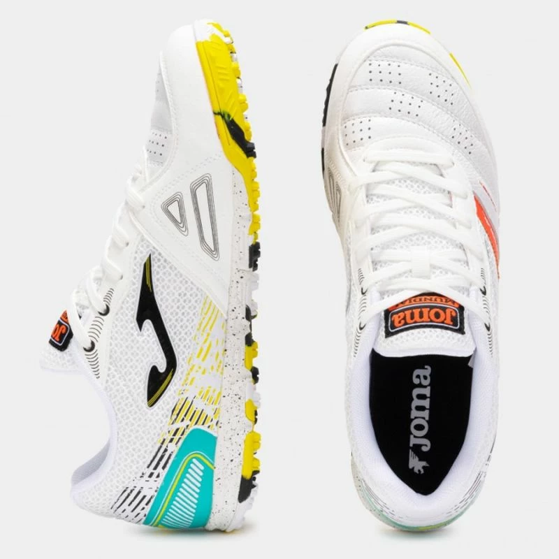 Atlete futbolli Joma, të bardha