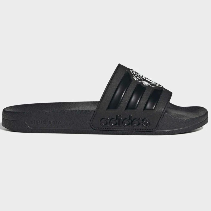 Shapka adidas Adilette Man United HQ2591, të zeza [Madhësia: 39]