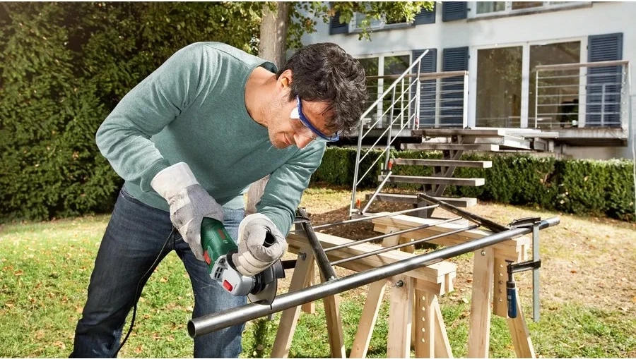 Grindë Bosch UniversalGrind 750-115, 12000 RPM, 11.5 cm, AC, 1.8 kg, Brushless motor, e zezë dhe e gjelbër