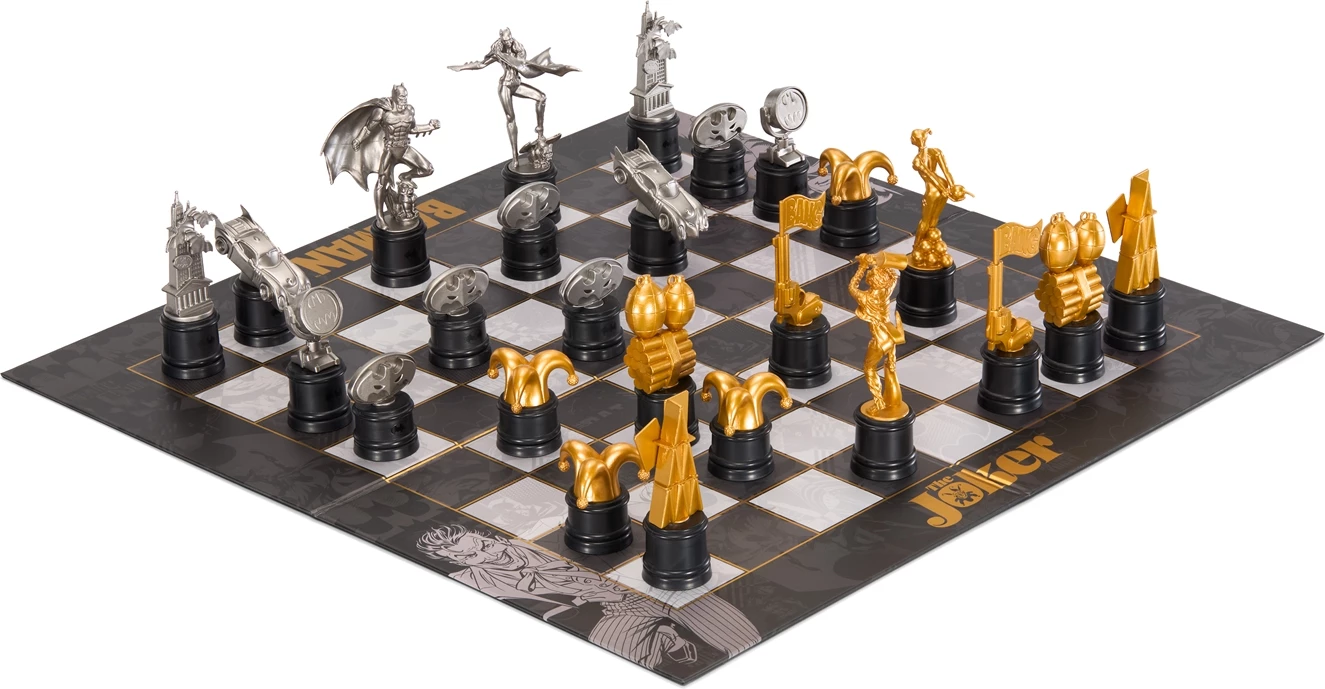 Set shahu Noble Collection DC Batman vs The Joker, 32 figura, tabelë e palosshme 47×47 cm, argjend/ari