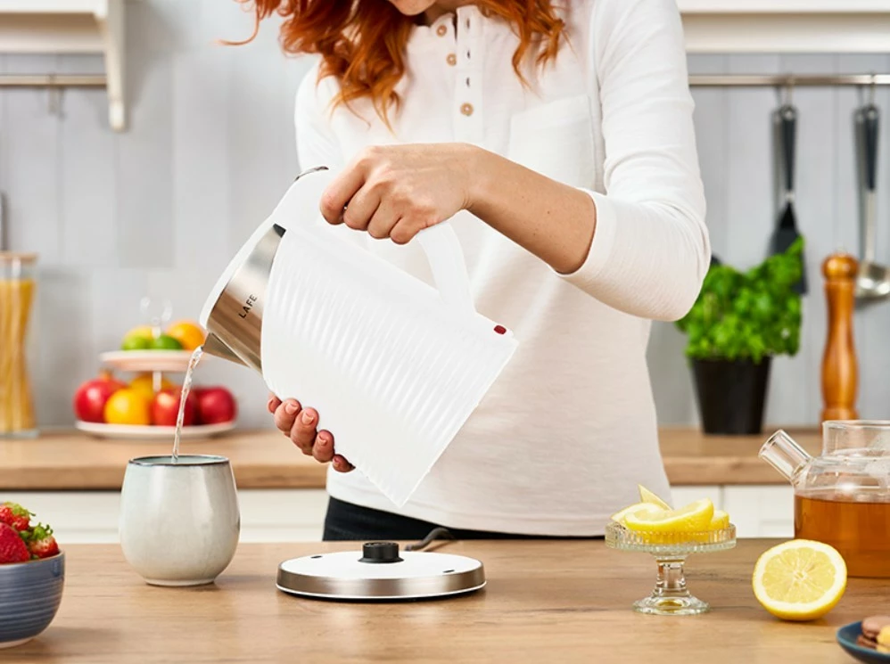 Zierëse uji elektrike, Lafe, LAFCZA47469, 1.8 L, 1800 W, mure të dyfishta, filter gëlqereje, Cool Touch, e bardhë çelik