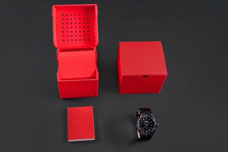 Orë dore për meshkuj DIESEL, e zezë