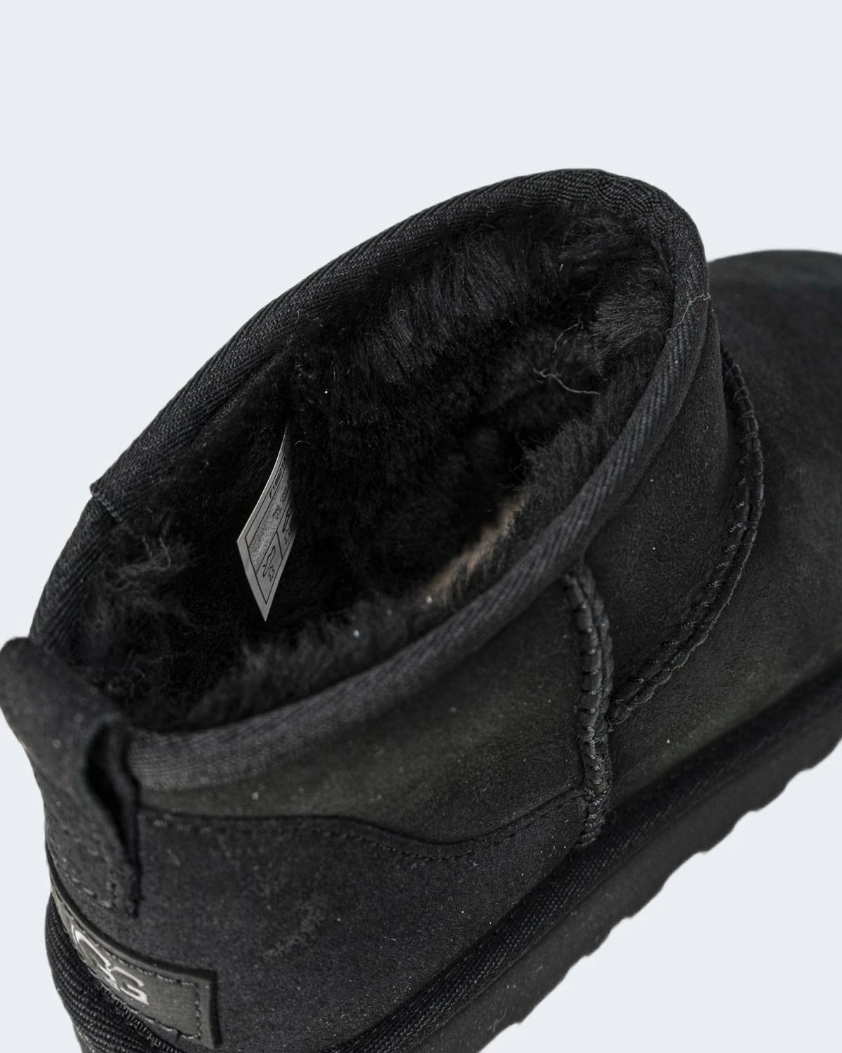 Çizme për femra UGG Classic Ultra Mini 1116109, të zeza [Madhësia: 41]