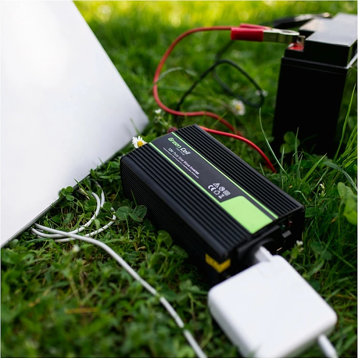 Inverter Green Cell INV15, 12V në 230V, 3000W, pure sine wave, USB, i zi
