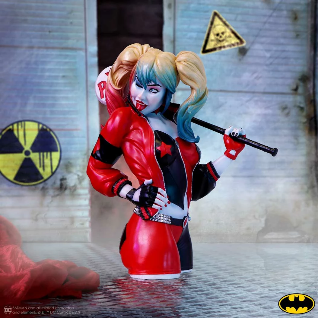 Bust koleksionues NEMESIS NOW Harley Quinn 30 cm, rezinë, i pikturuar me dorë, kuqe/zi, kuti dhurate
