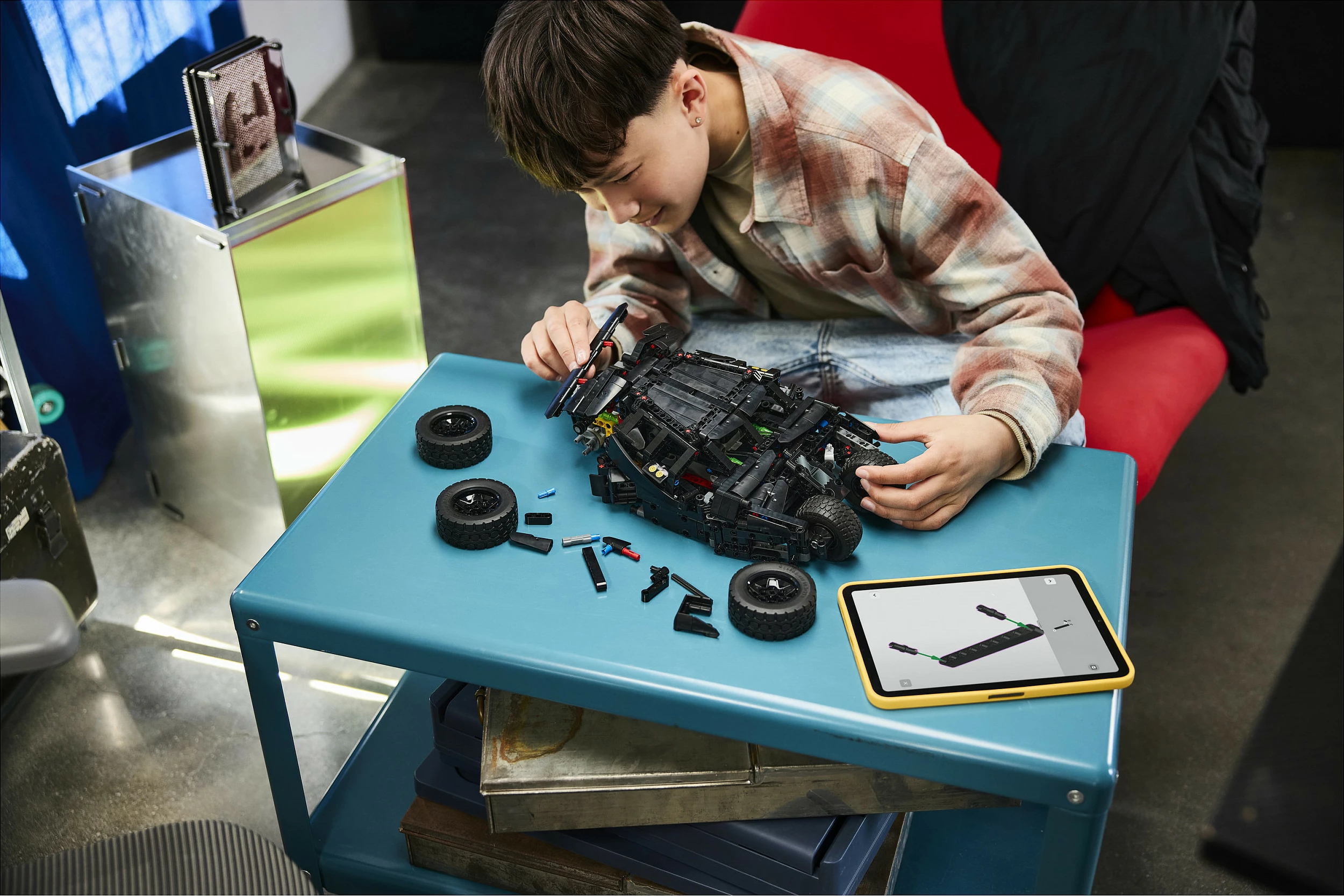 Set ndërtimi LEGO Technic 42239 Batmobile Tumbler, 719 pjesë, Control+, multicolor