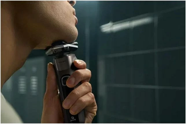 Makinë rroje elektrike Philips S5886/38, seri 5000, kafe + mbështjellës