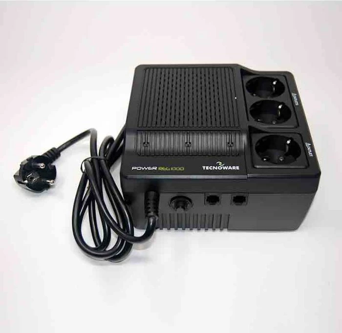 Stabilizator tensioni Tecnoware FSTELPRE1000M 1000VA 220-240V, 6 priza + 4 PoE, i zi