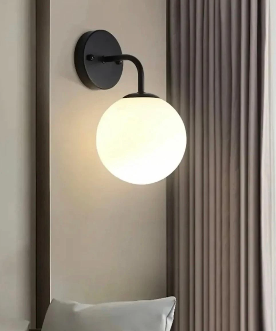 Llambë muri Opviq, BRZ-340065, metal e xham, e zezë dhe e bardhë