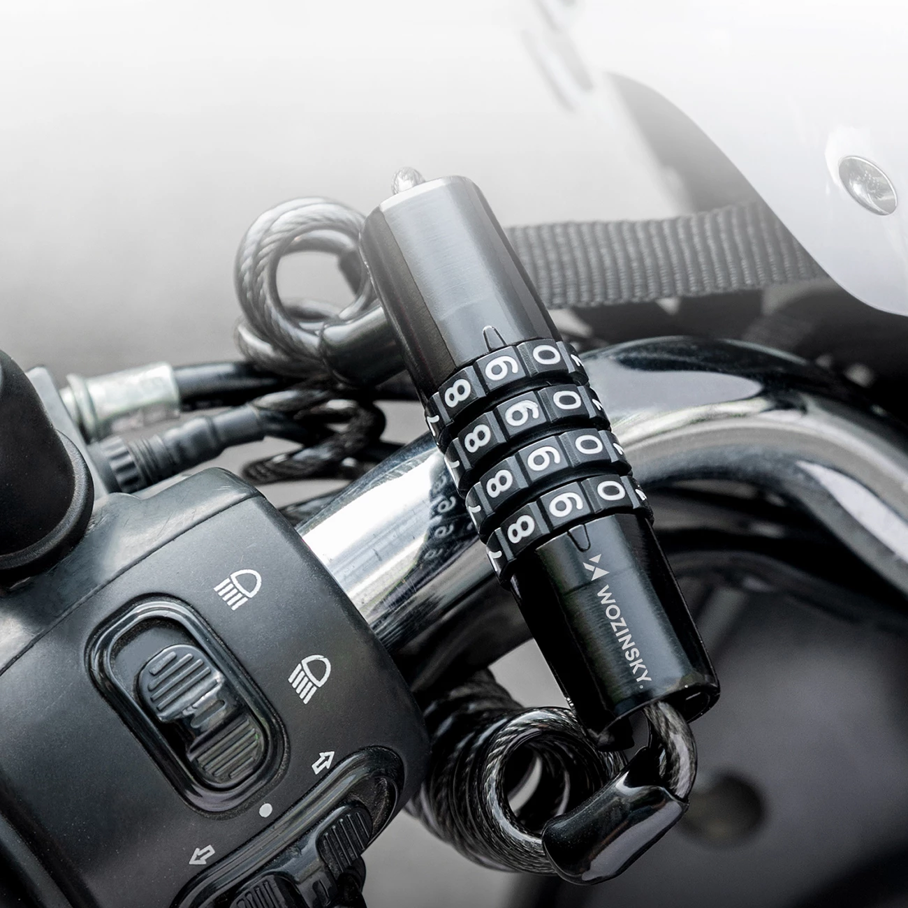 Kyç kabllo për biçikletë/helmetë Wozinsky WBN-01R, kombinim 4-shifror, 1.5 m, i papërshkueshëm nga uji, zi