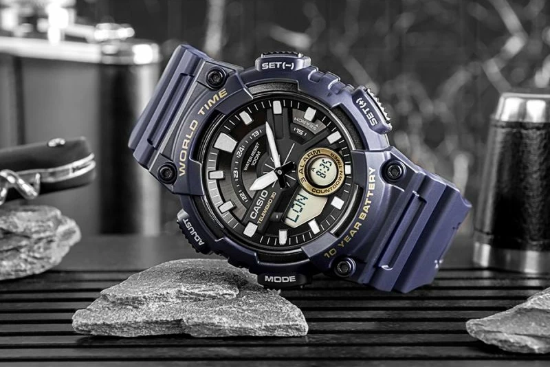 Orë dore për meshkuj CASIO, e zezë