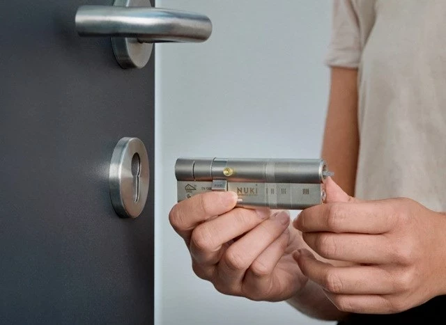Bravë inteligjente Nuki Smart Lock ULTRA, wireless, argjendtë