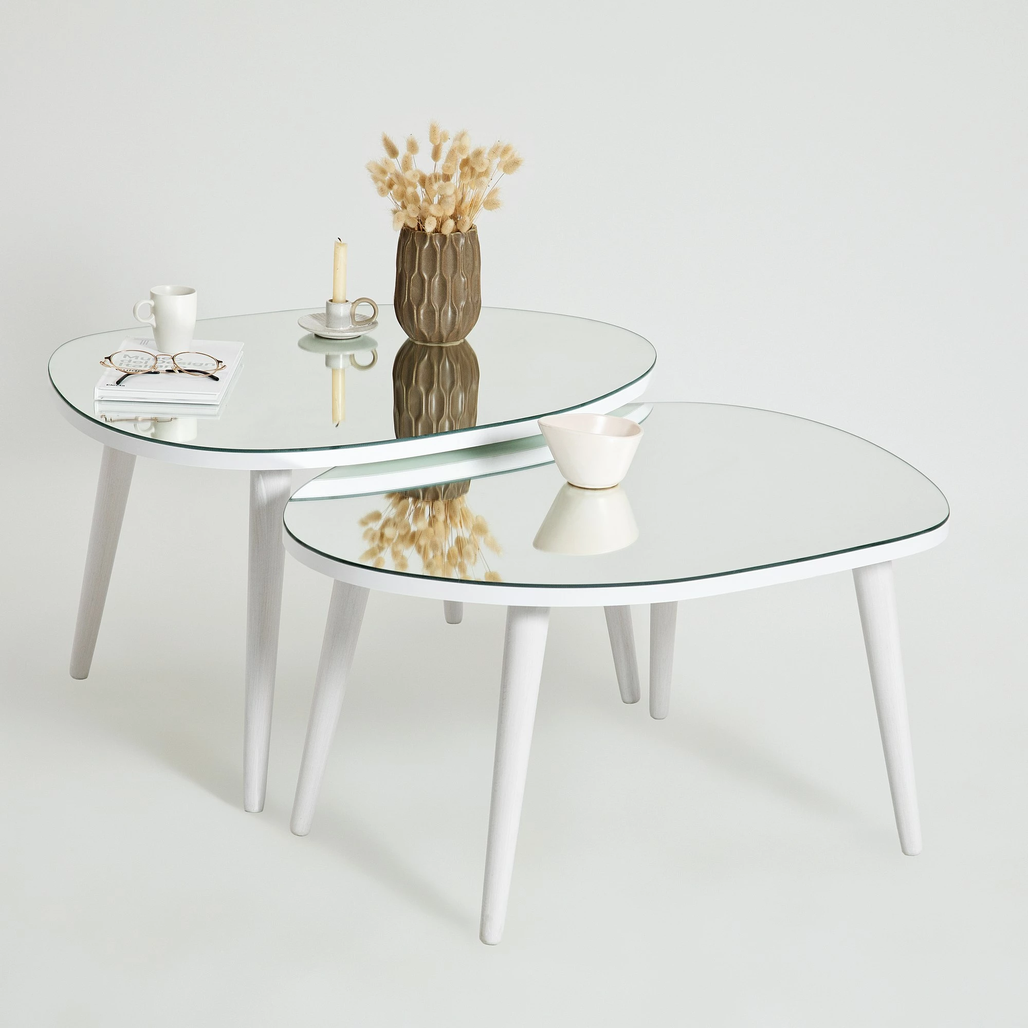 Set tavolinash ndihmëse, xham i temperuar, këmbë të bardha, Skye Decor, 2 copë