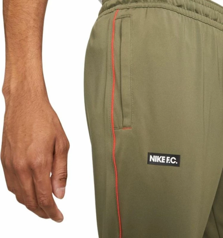 Pantallona sportive Nike për meshkuj, jeshile