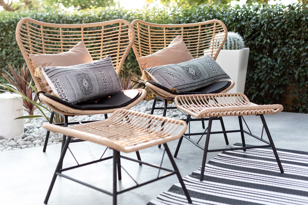 Fotel Butterfly, natyral, jastëk i zi, 89x78x106.5cm