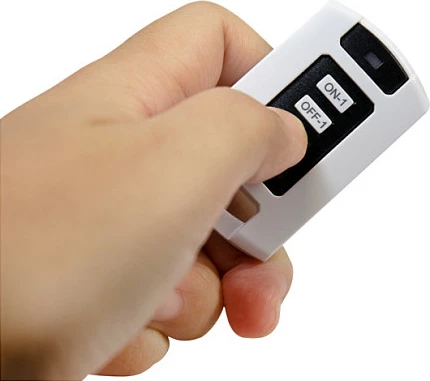 Zgjatues rryme LogiLink, 5-priza Schuko (CEE 7/3), me telekomandë, kabllo 1.5m, i bardhë