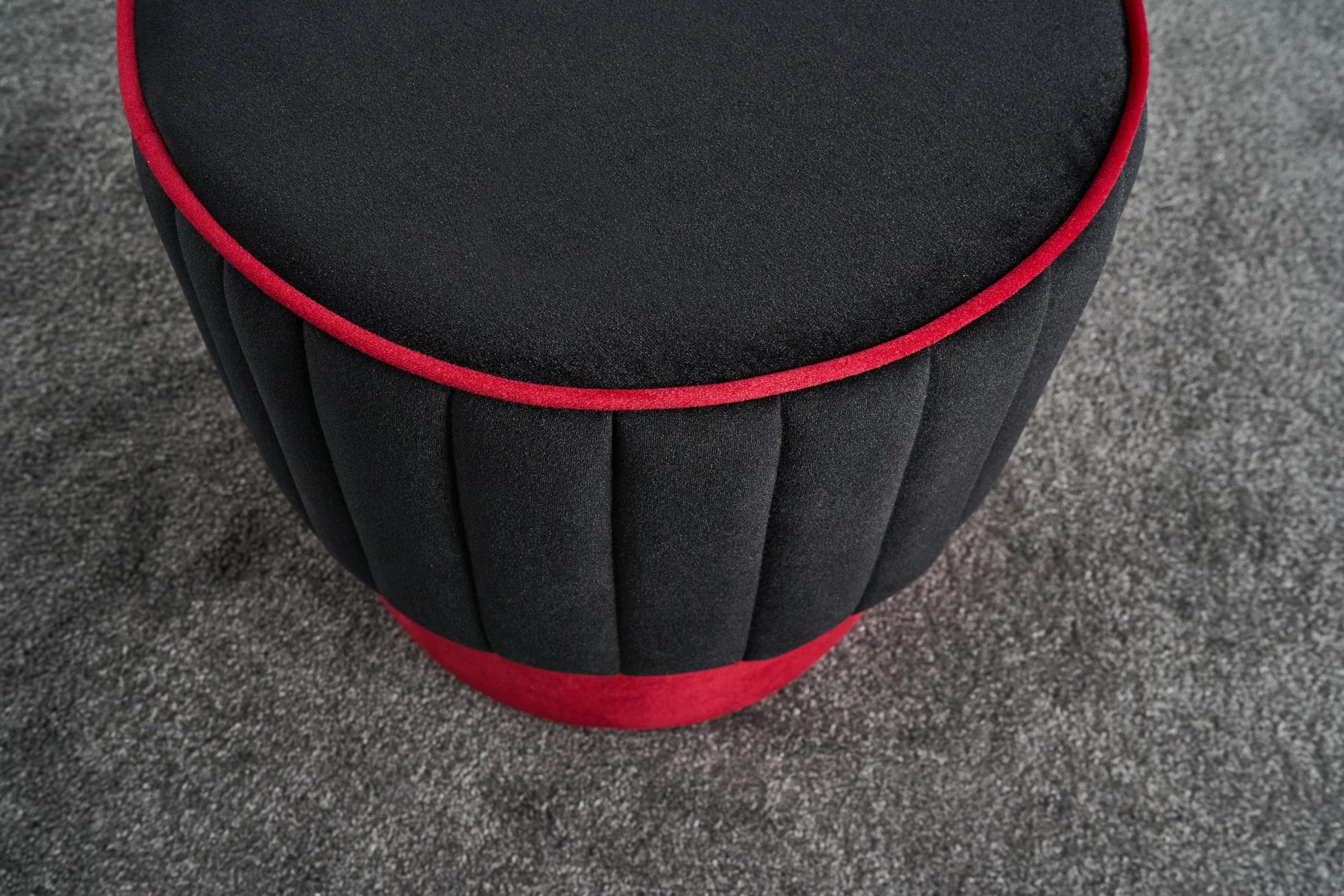 Puf Atelier del Sofa, rozë, e zezë