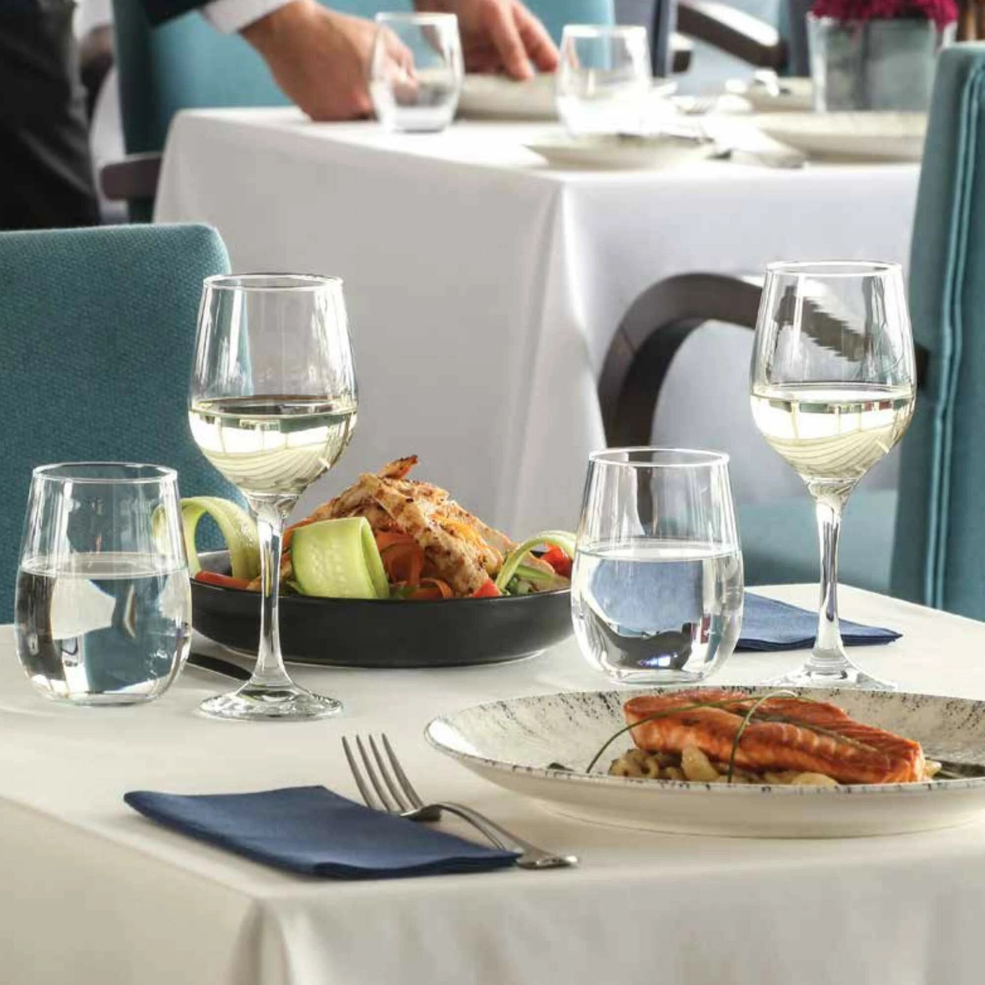 Gotë vere LAV HORECA Valencia 300 ml, transparente, set 6 copë