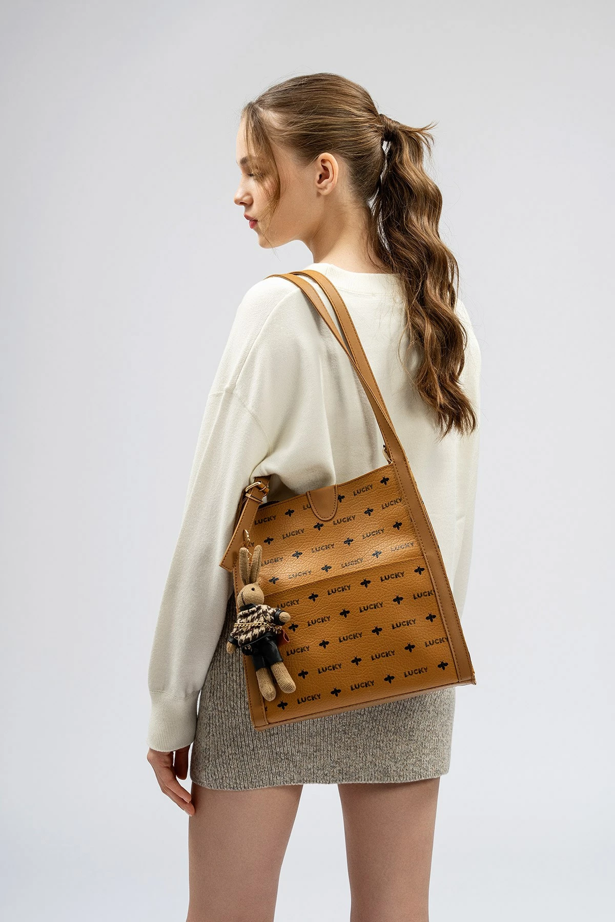 Tote bag ngjyrë mustard Lucky Bees, 352