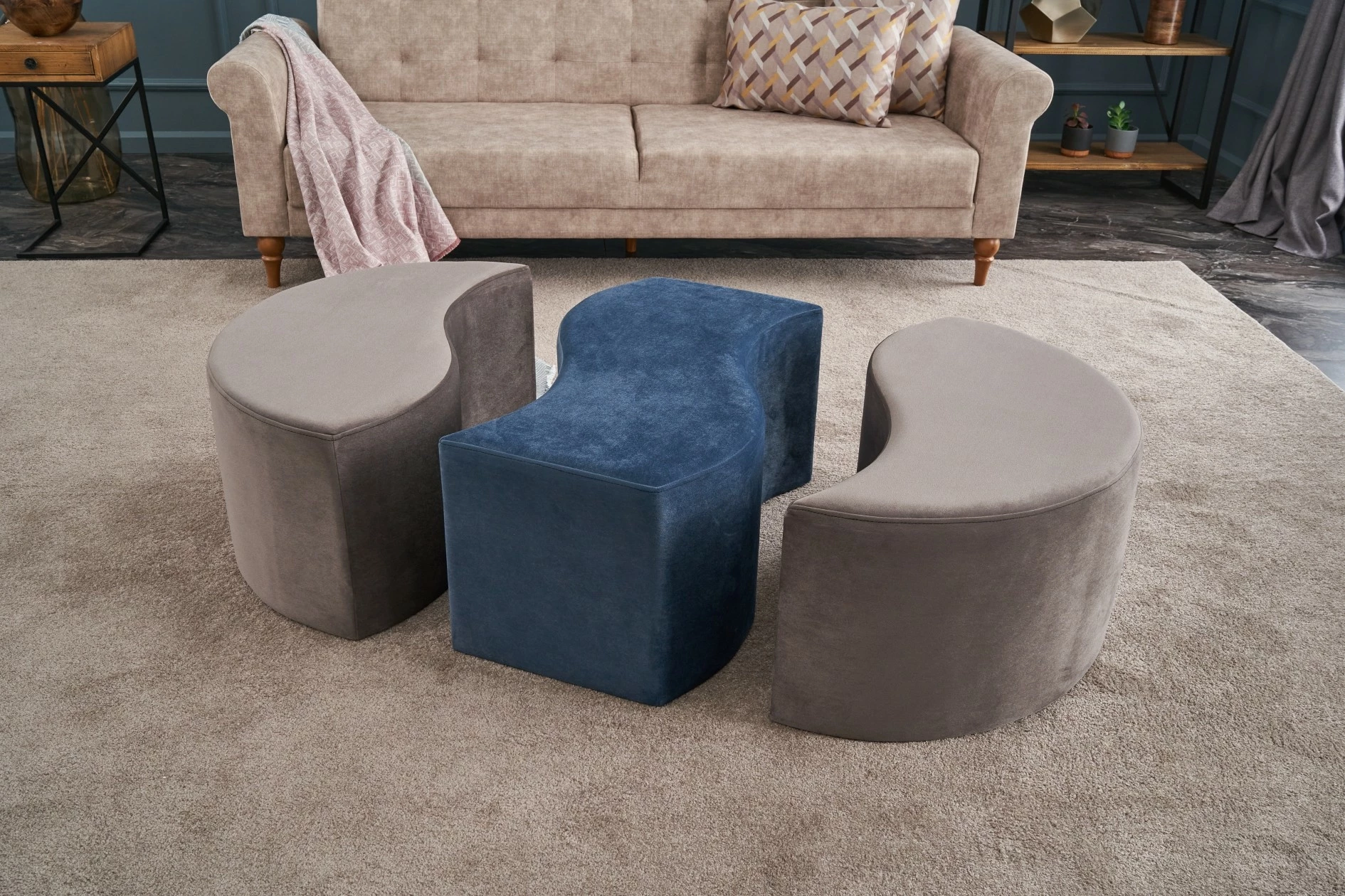 Puf Atelier del Sofa Alya, ngjyrë mink dhe kaltër