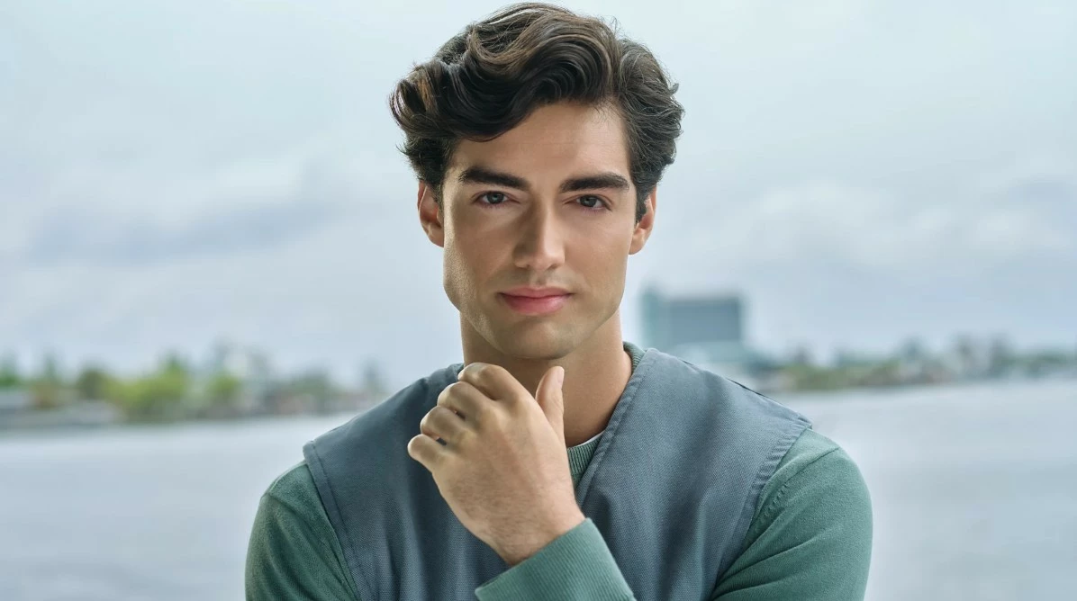 Makinë rroje Philips S591/05, për meshkuj, e zezë, me etui udhëtimi