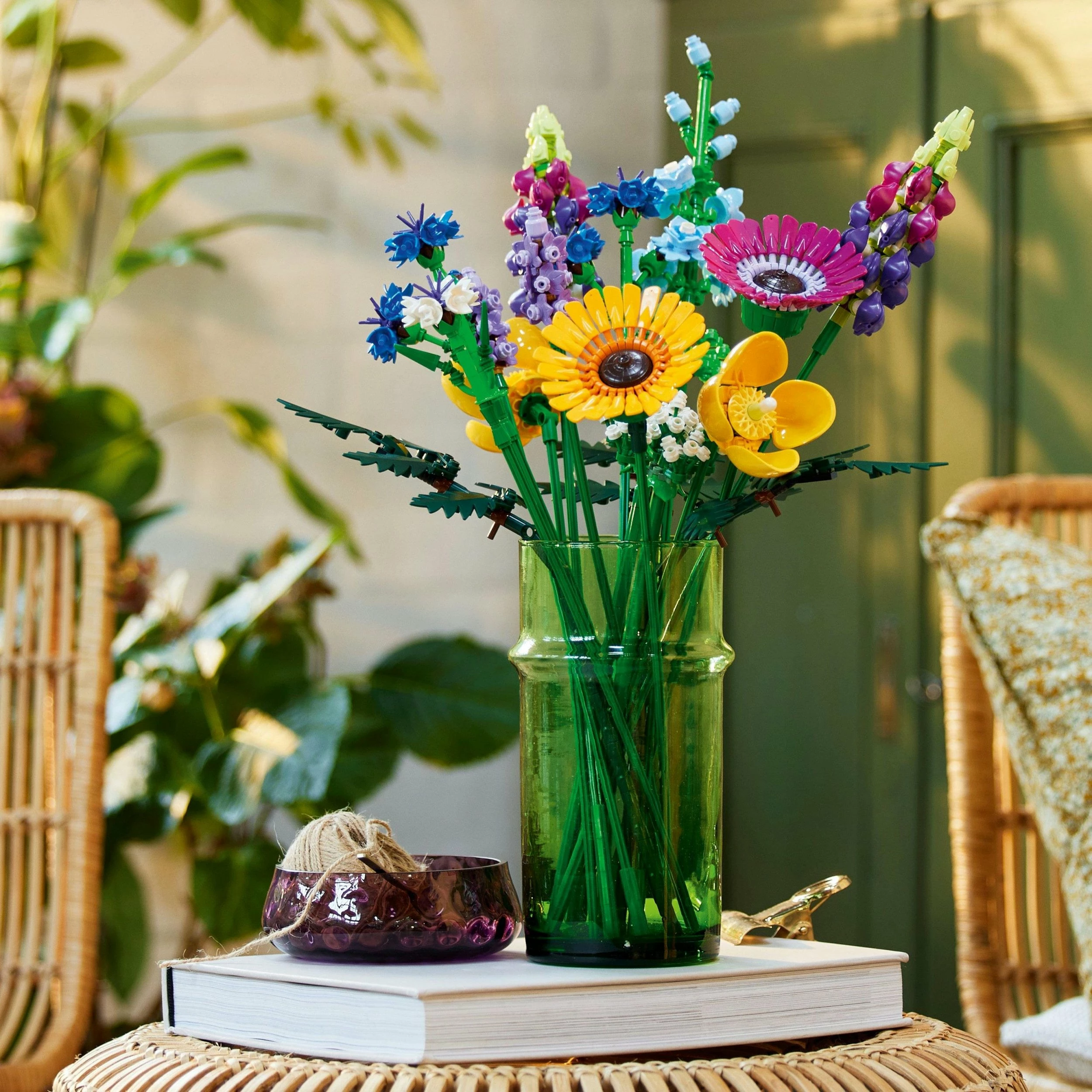 Set LEGO LEGO Icons Wildflower Bouquet 10313, 939 copë, 18+