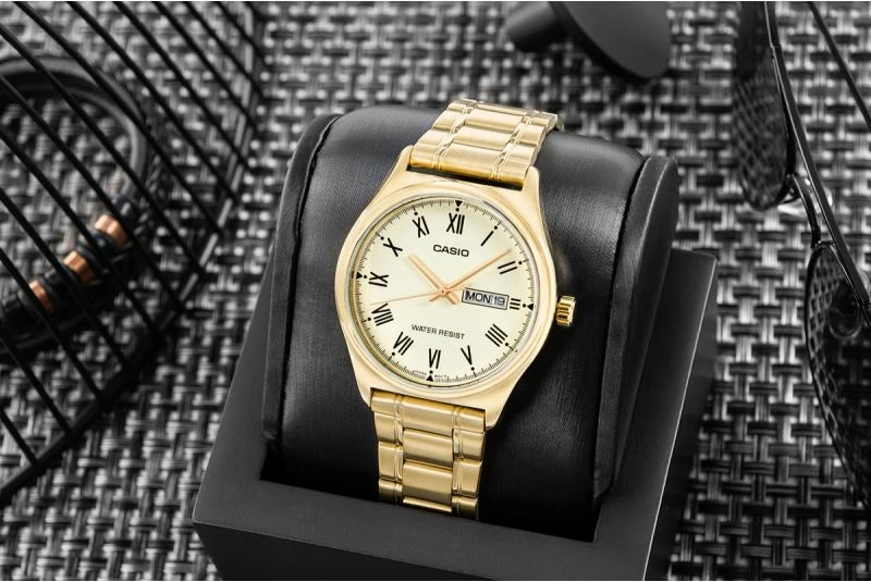 Orë dore për meshkuj CASIO, të arta