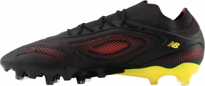 Atlete futbolli New Balance Tekela Team FG V5, të zeza