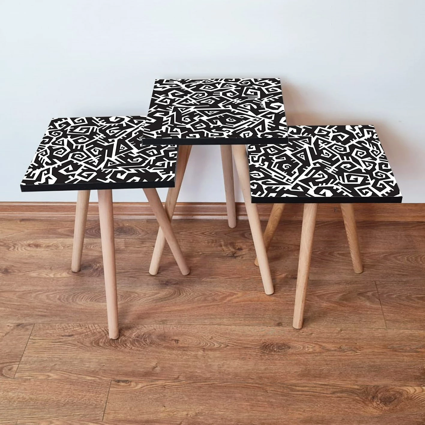 Set tavolinash të mbivendosura Skye Decor, 3 copë, e zezë