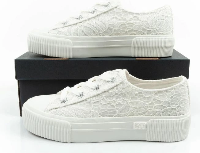 Atlete femra Lee Isla, të bardha, platformë