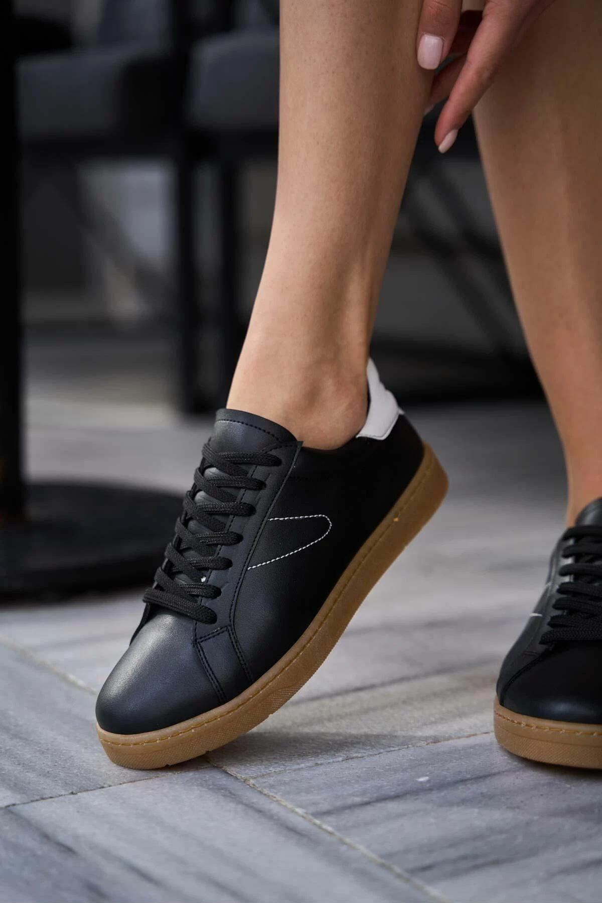 Këpucë për gra Jumeon, MK1340424SR20-001, të zeza dhe të bardha