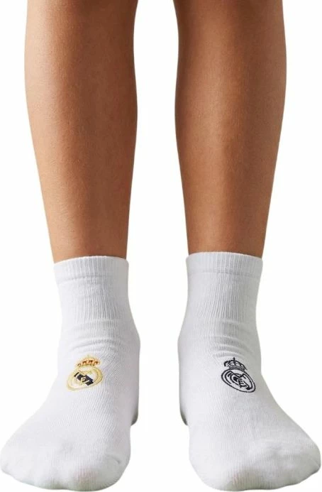 Çorape Real Madrid, të bardha