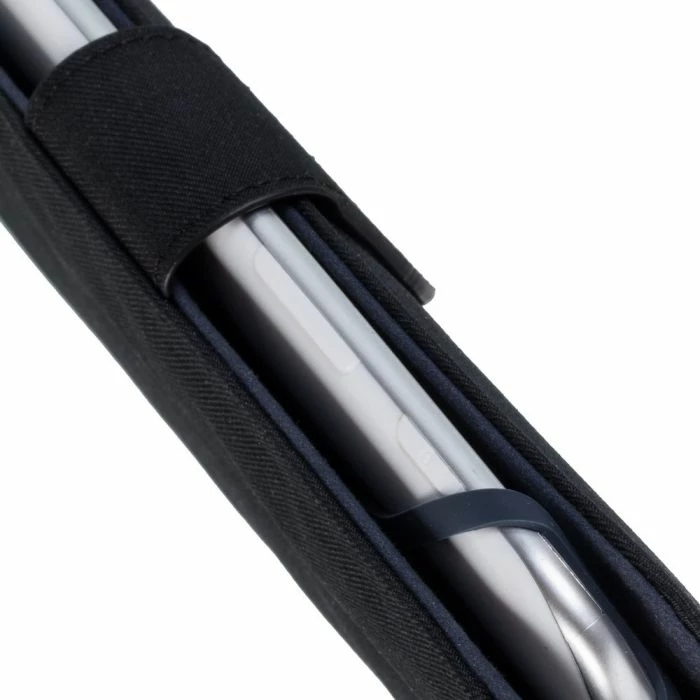 Mbështjellës për tablet RIVACASE 3312, universal 7", funksion stand, poliuretan/mikrofibër, i zi