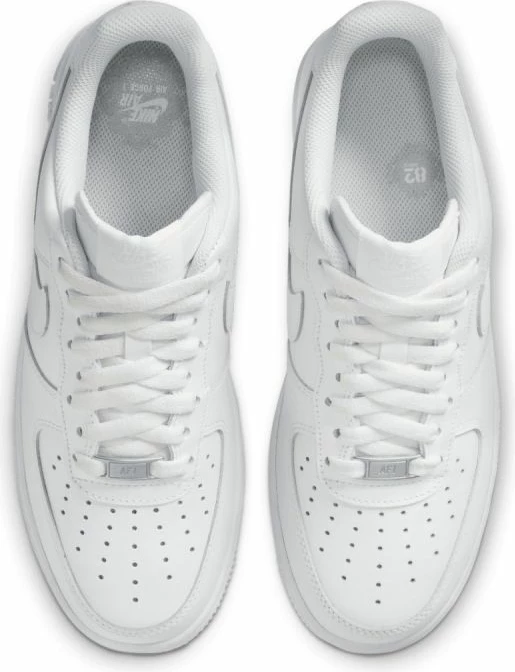 Atlete për femra Nike Air Force 1 '07, të bardha