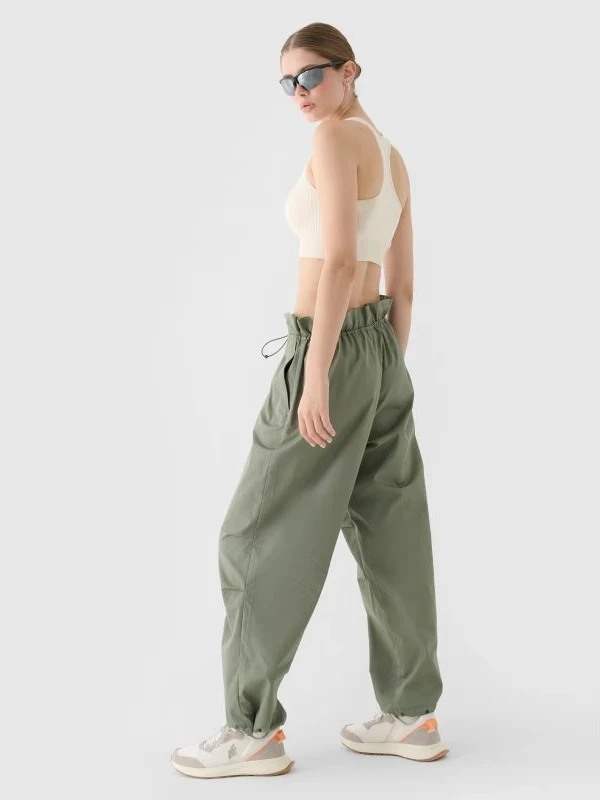 Pantallona oversize për femra 4f