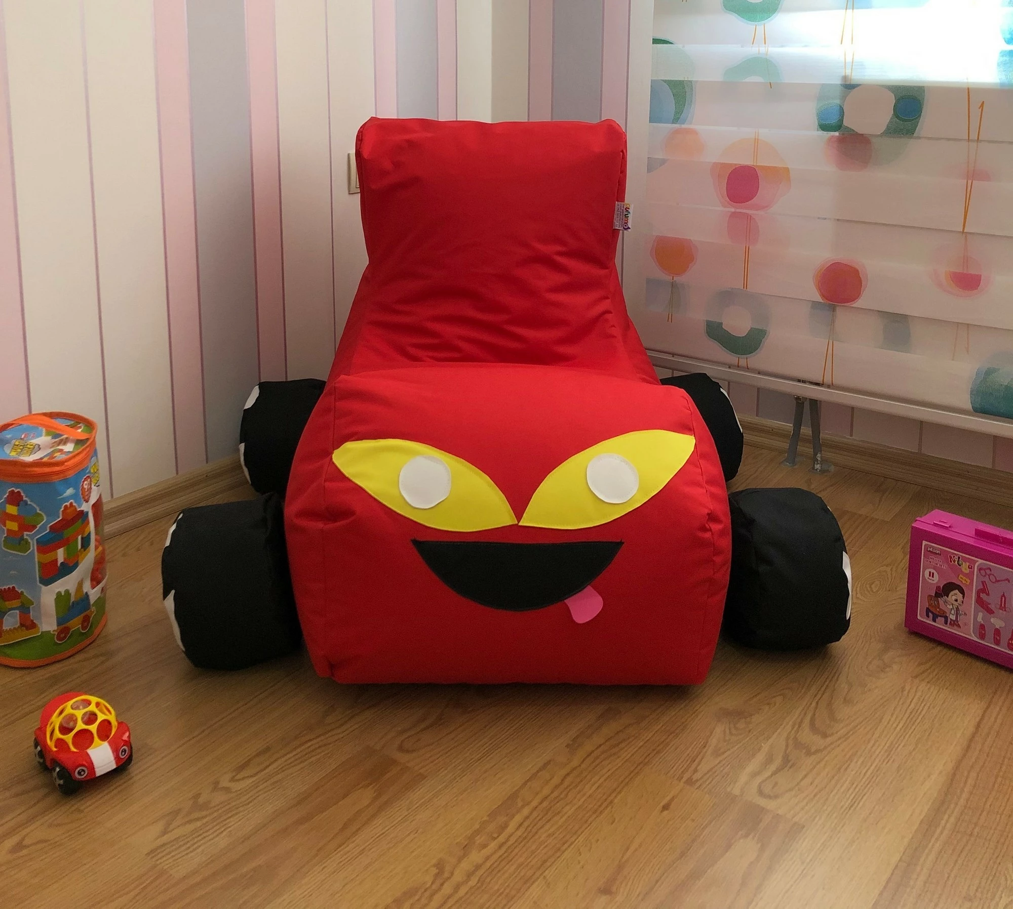 Qebe për fëmijë, formë makine, ngjyrë e kuqe, Atelier del Sofa, 50x70x90 cm