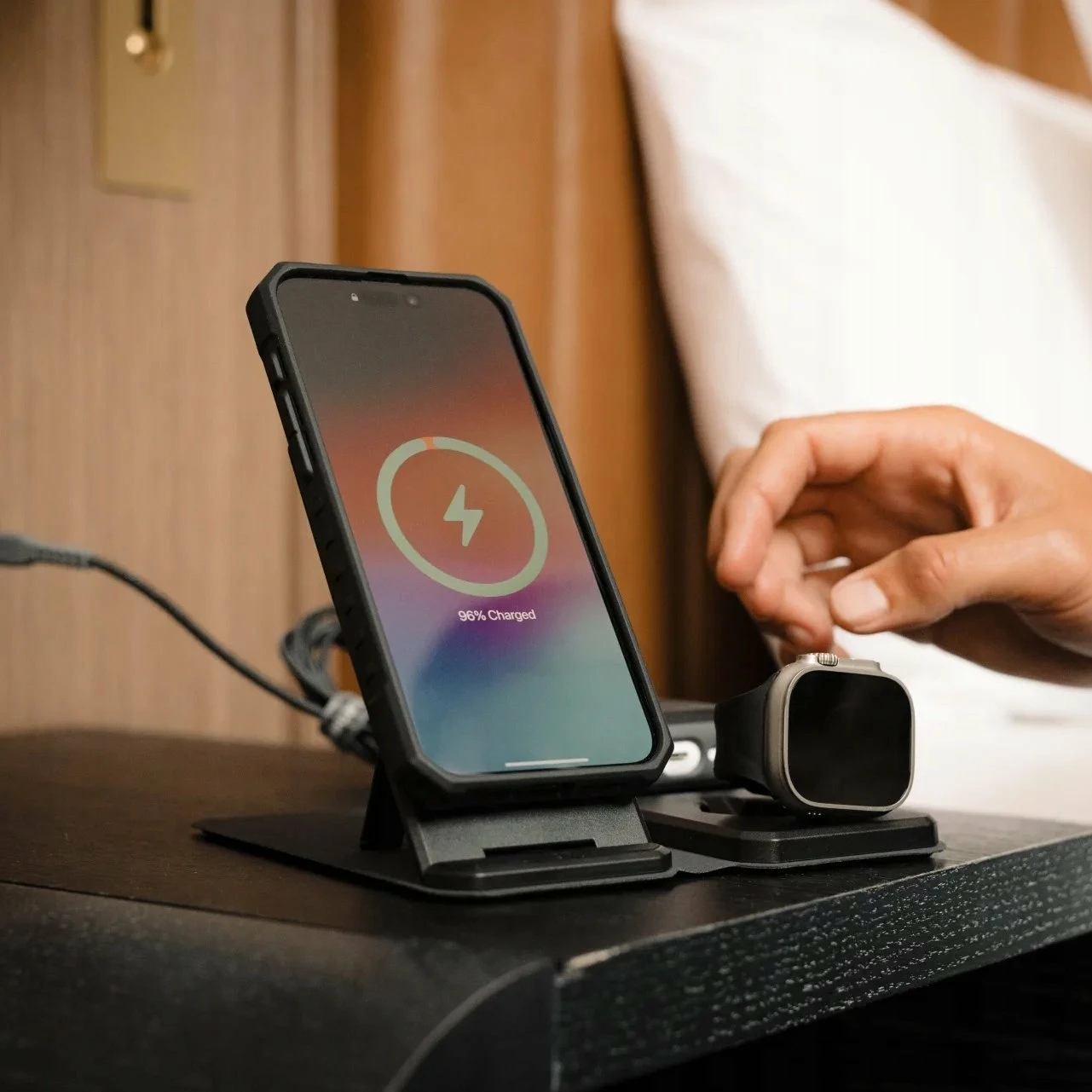 Karikues udhëtimi 3-në-1 induktiv Mophie UAG 3in1 Travel Charger 15W USB-C (9B4412114030), i zi, set me adaptera dhe çantë