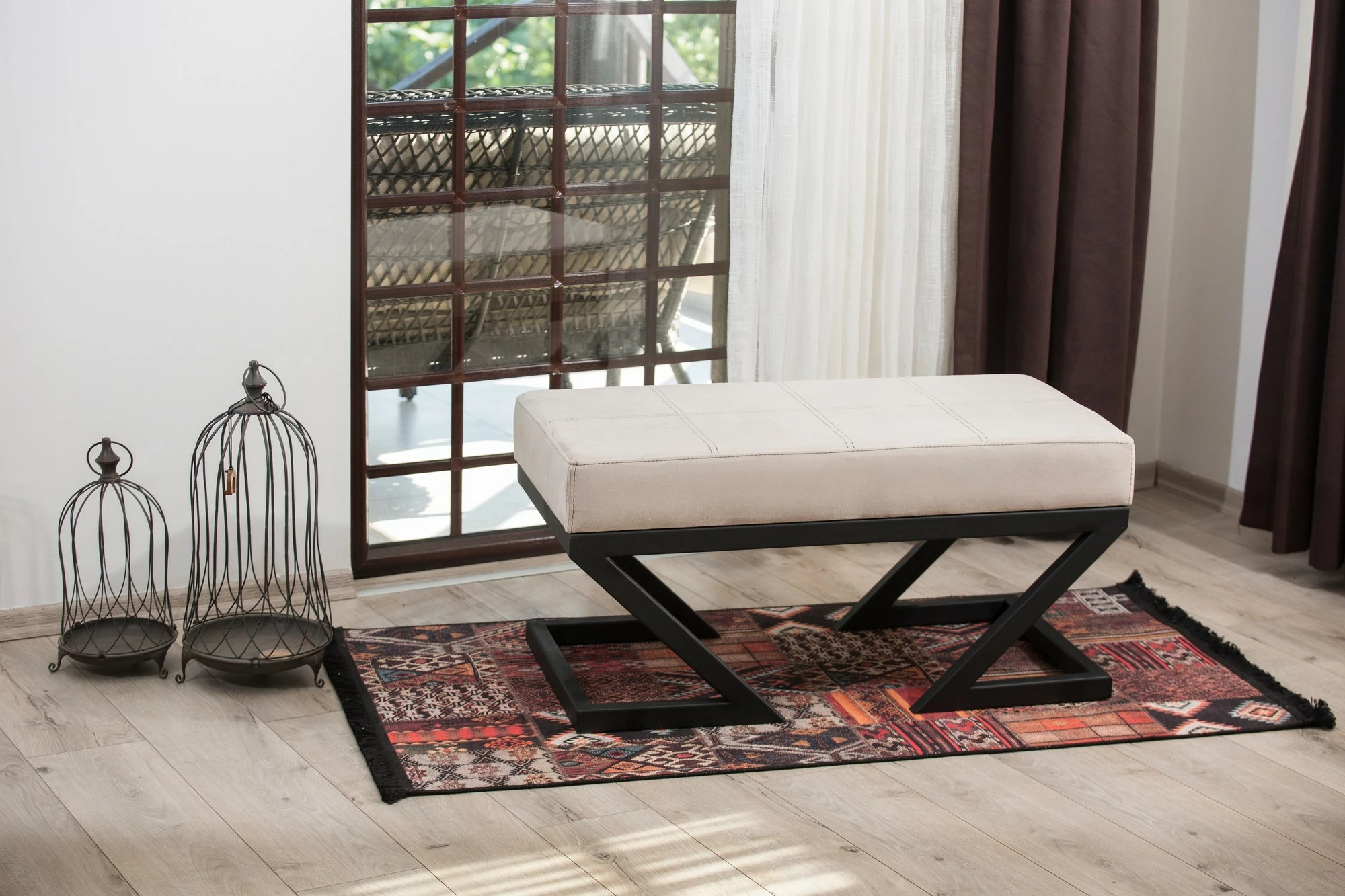 Puf Abay, kadife bezhë, Atelier del Sofa