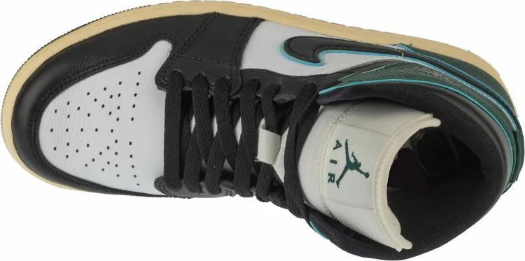 Atlete për femra Nike Jordan, shumëngjyrëshe