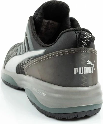 Atlete pune Puma, të zeza