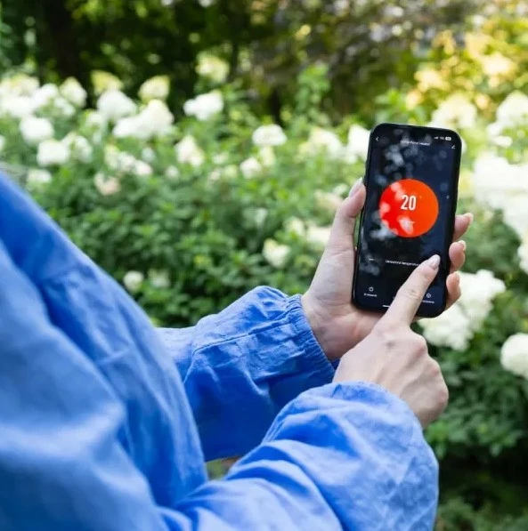 ngrohës panelor me infra të kuqe prej xhami, MPM MUG-23, 600W, Wi‑Fi Tuya, telekomandë, ekran LED, montim në mur ose me këmbë, e zezë