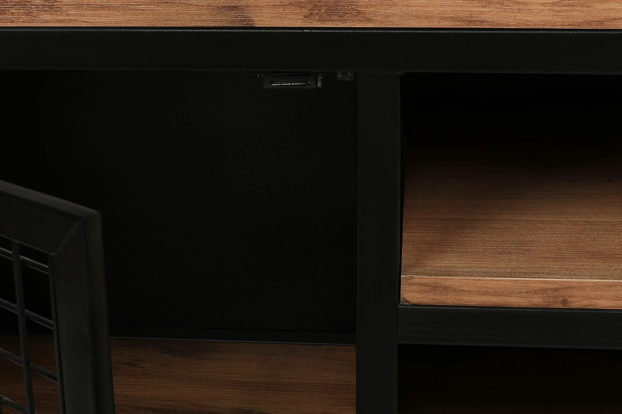 Komodë TV Hanah Home, Zeno, ngjyrë pishë dhe e zezë