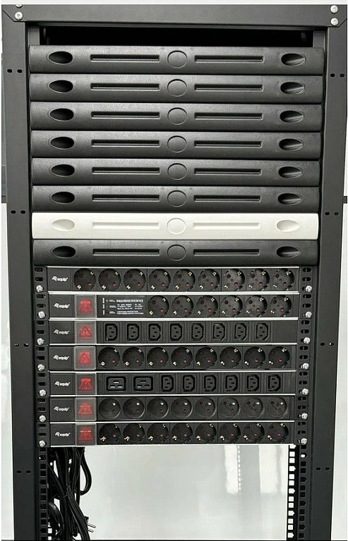 Prizë rackmount Equip 1U, 6x IEC C19, me ndërprerës, e zezë