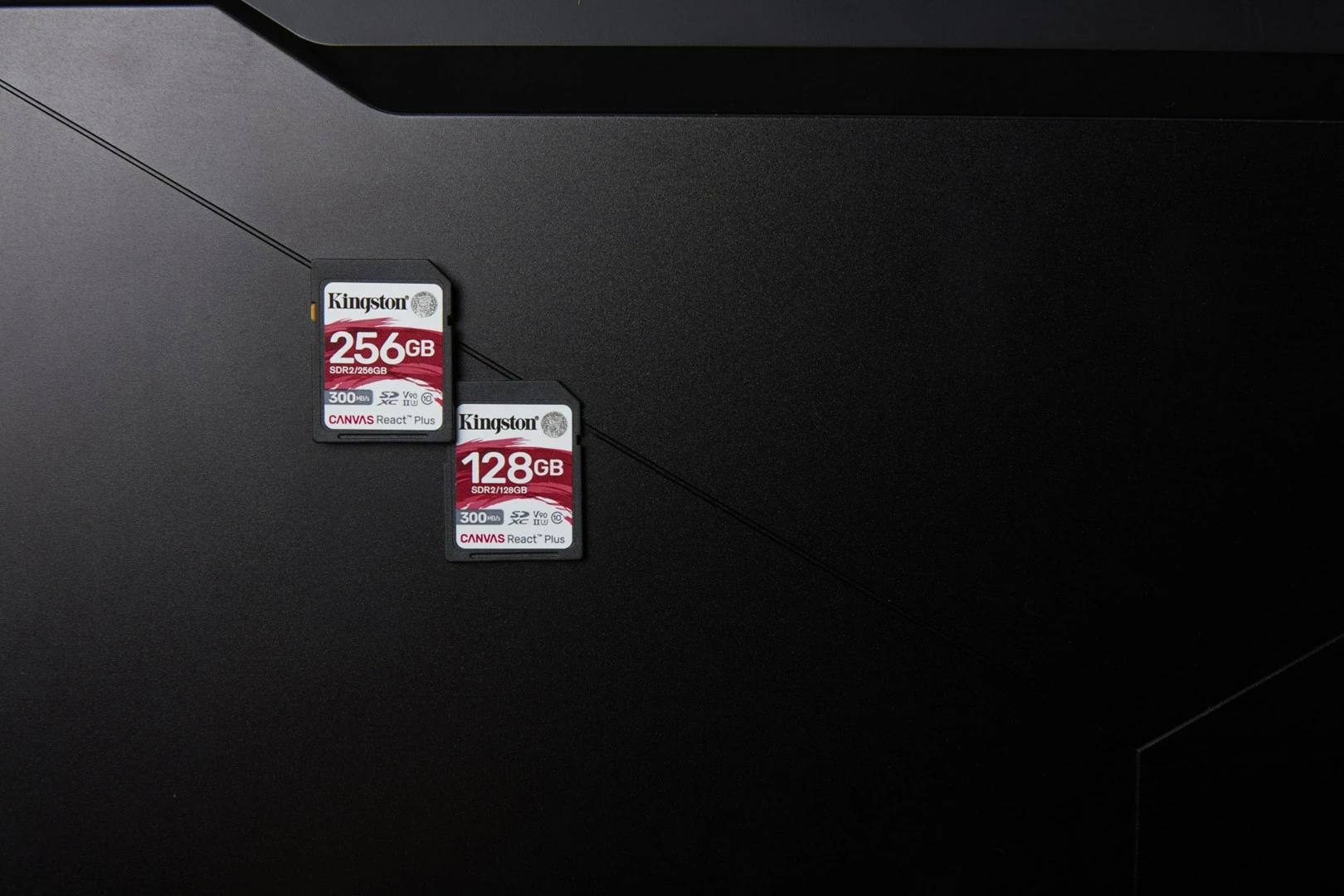 Kartelë memorie Kingston Canvas React Plus 256GB SDXC UHS-II, e zezë