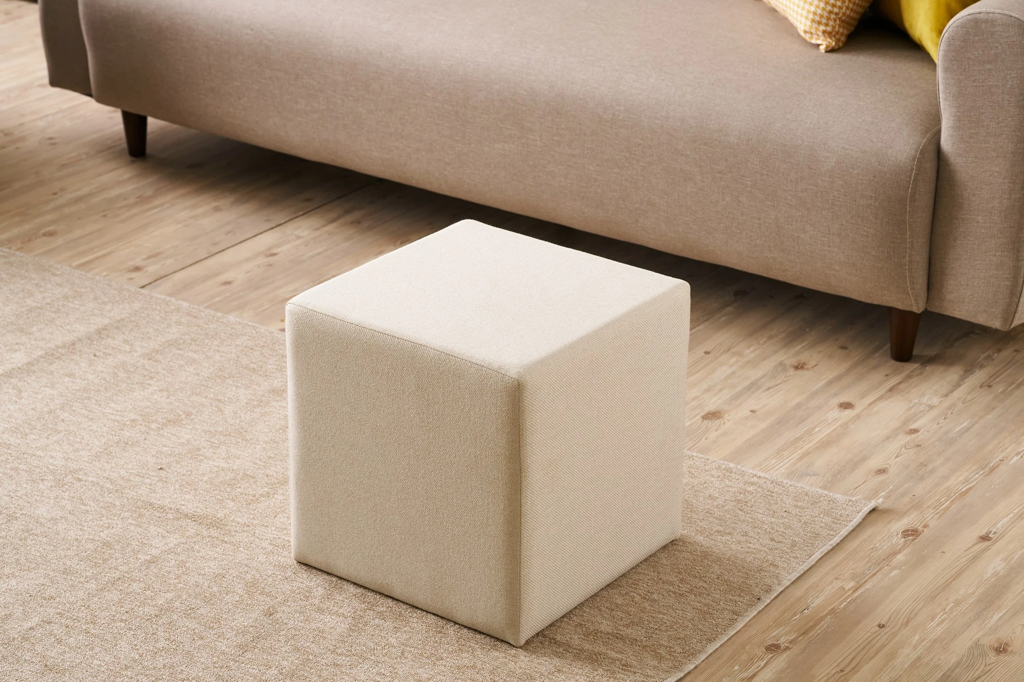 Puf krem Atelier del Sofa, Asos