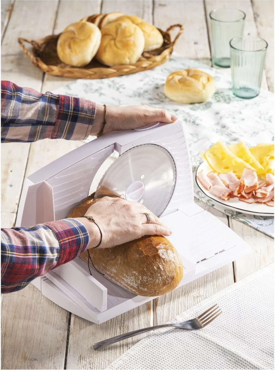 Makina për prerje Adler AD 4703, 150W, e bardhë