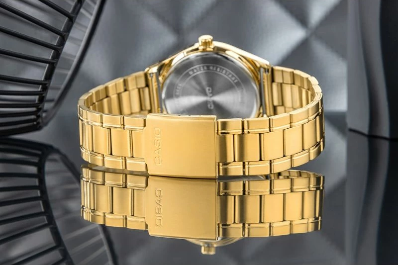 Orë dore për meshkuj Casio, të arta